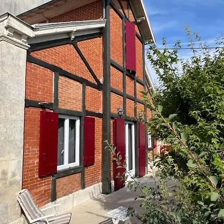 La Petite Angerienne بيت للعطل